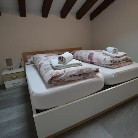 Urschein In Laax-murschetg Apartment Laax